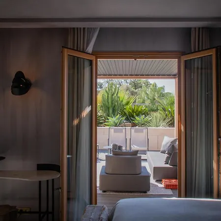 Готель Unique Boutique Juan-les-pins