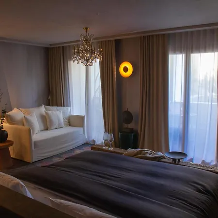 Unique Boutique Antibes 호텔 *