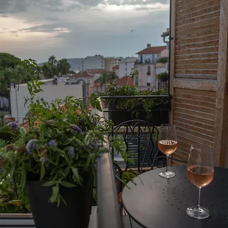 Unique Boutique Antibes 주앙레핑