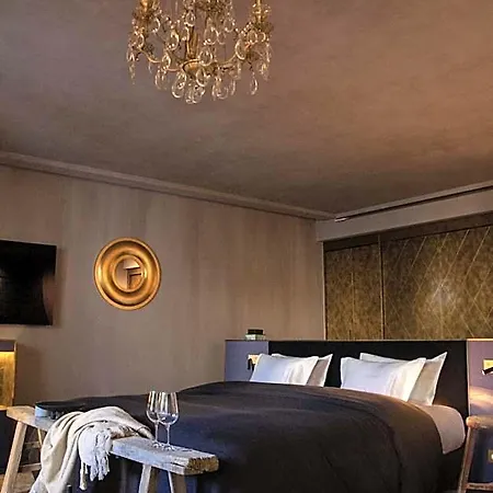 Unique Boutique Antibes Готель *
